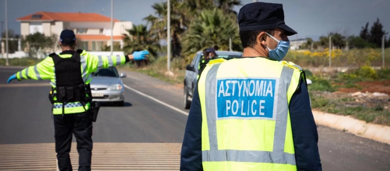 ΕΛ.ΑΣ.:28 παραβάσεις για λειτουργία καταστημάτων και 442 για άσκοπη μετακίνηση
